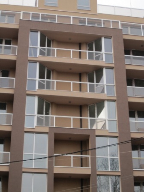 PVC дограма на челна фасада